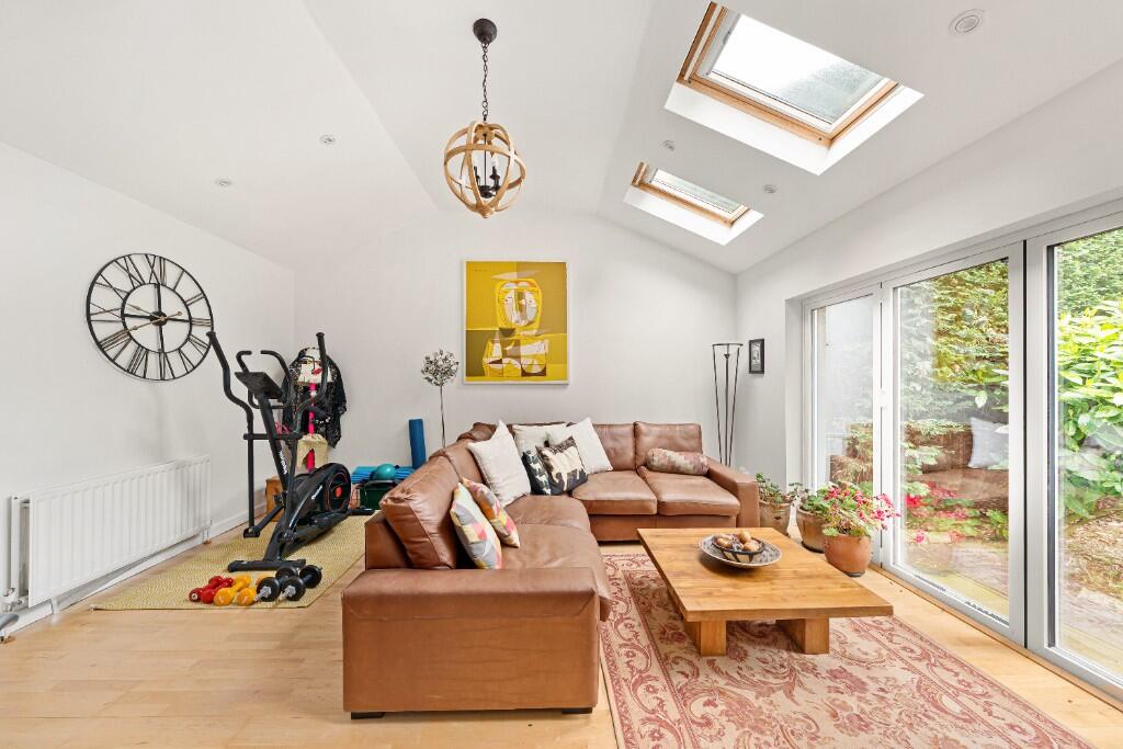 Additional image 14 of Douglas Road, Harpenden, Hertfordshire, AL5