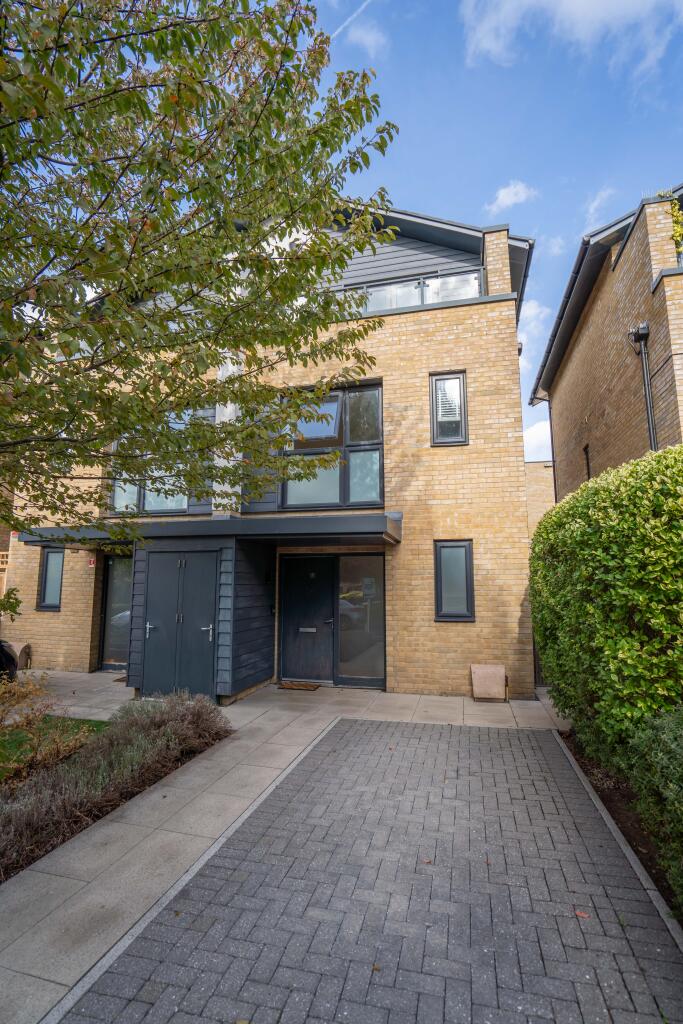 3-bed semi-detached on Huntingdon Drive, Romford, RM3, £600,000