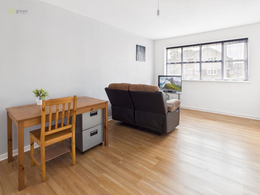 The Laurels, Kingsbury, B78 photo 5