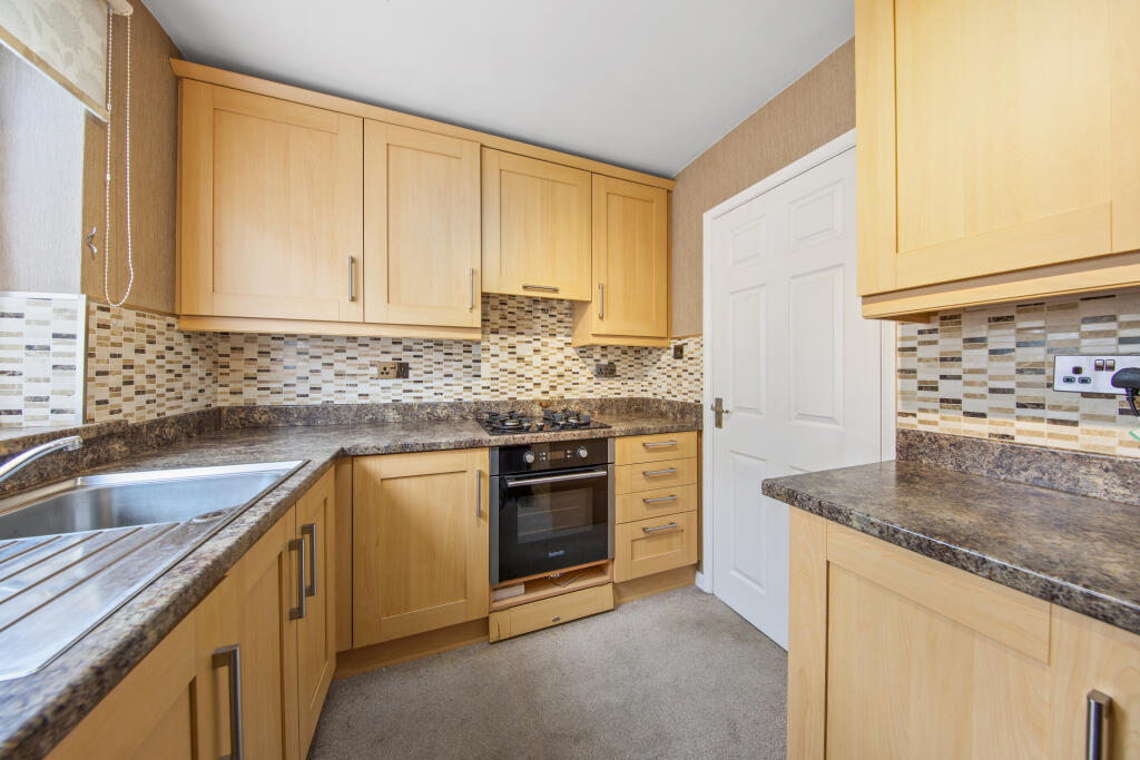 Apartment in Chesterfield, Derbyshire - View 4