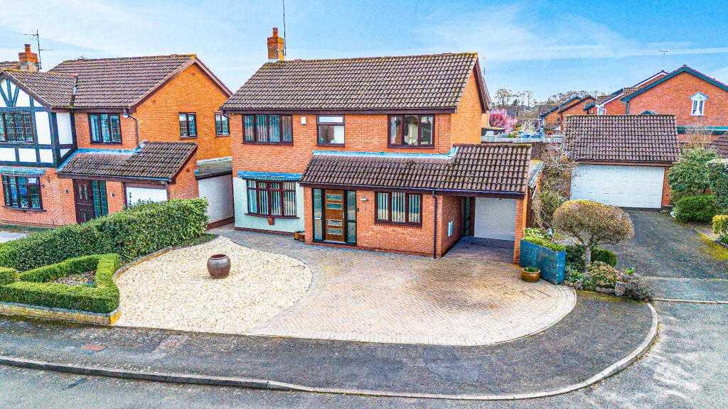 Main image of property: Ibis Close, Kidderminster