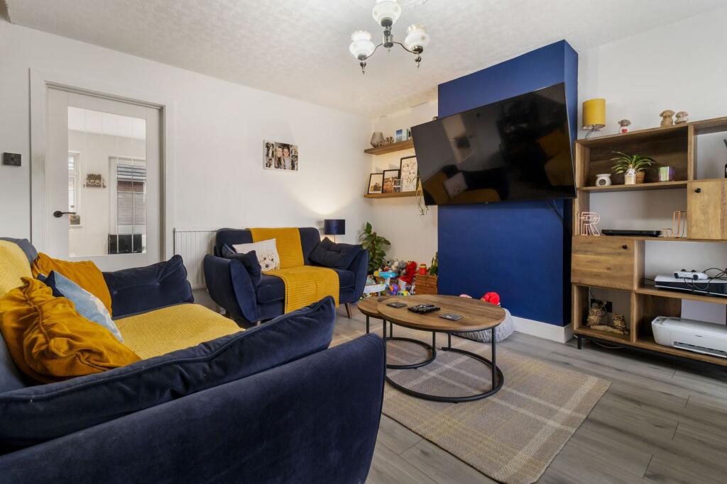 Chalfont Close, Worcester, WR3 photo 2