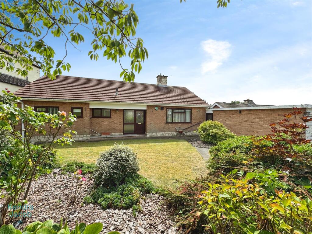 3-bed bungalow on The Baulk, Worksop, £300,000