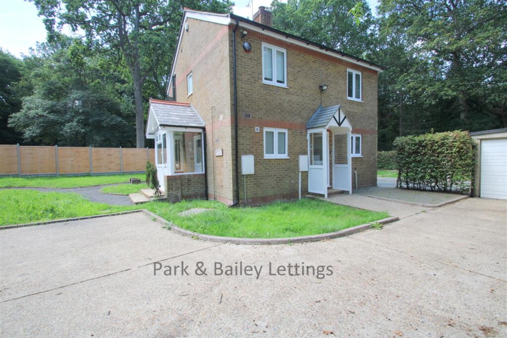 Main image of property: 3 bedroom Detached House in Kenley