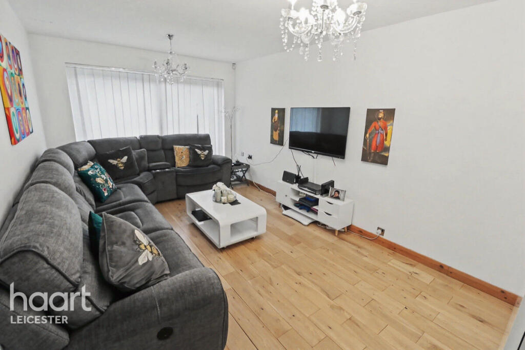 House in Oadby and Wigston, Leicestershire - View 4