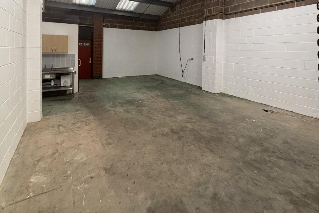 Main image of property: Unit 14 Canalside Workshops, Leverton Road, Retford, Nottinghamshire, DN22