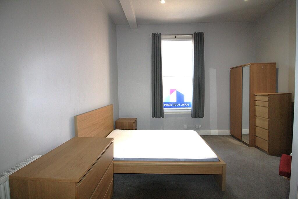 Main image of property: Spacious room in a shared flat, 13a Westfield Terrace, Sheffield, S1 4GH