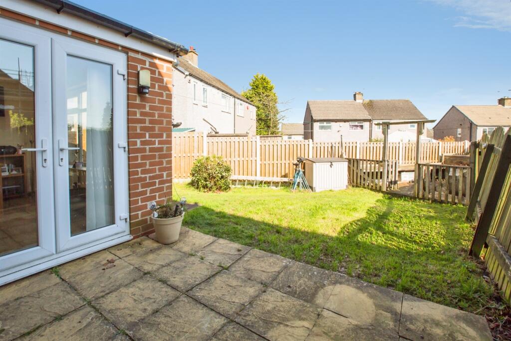 Whitehill Drive, Halifax - View 2