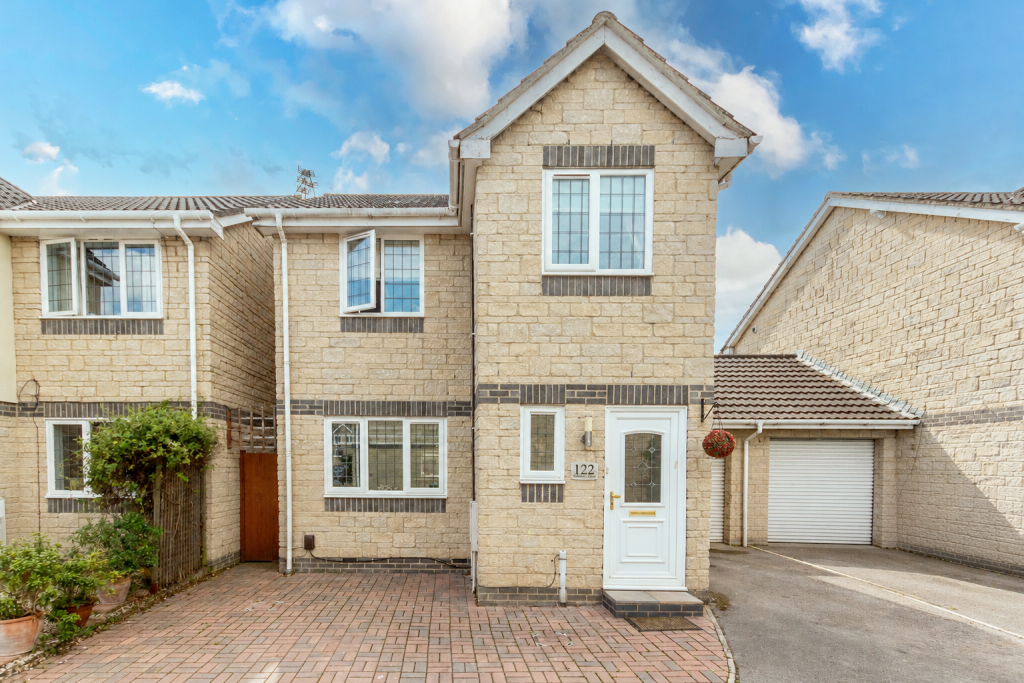 House in Bristol, Bradley Stoke - View 2