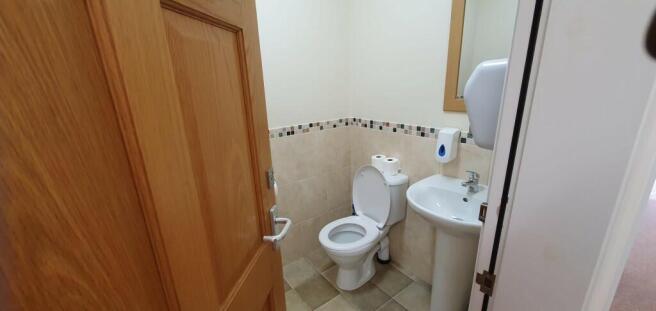 Pines toilet