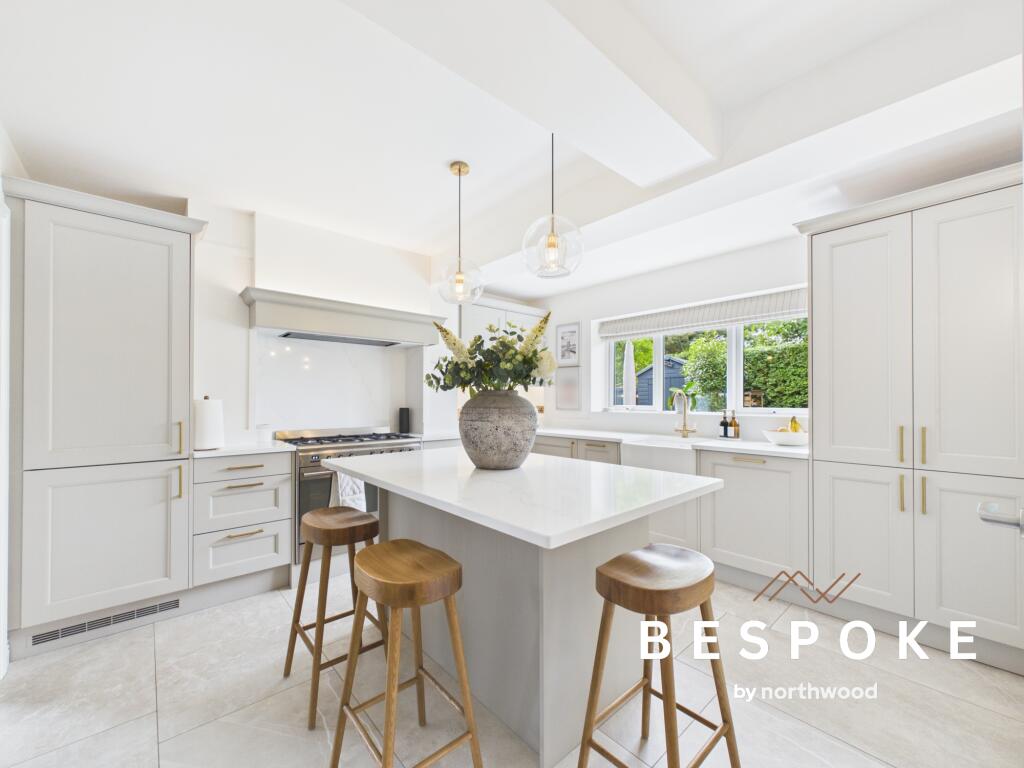 House in Sandbach, Wheelock - More
