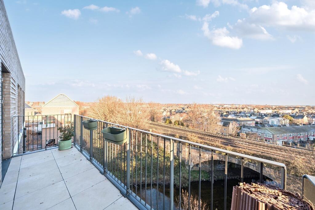 Ravensbury Terrace, Earlsfield, London, SW18 photo 2