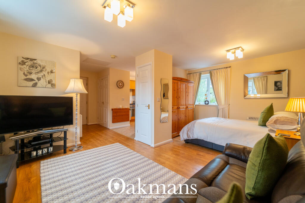 Cardinal Close, Birmingham, B17 photo 4