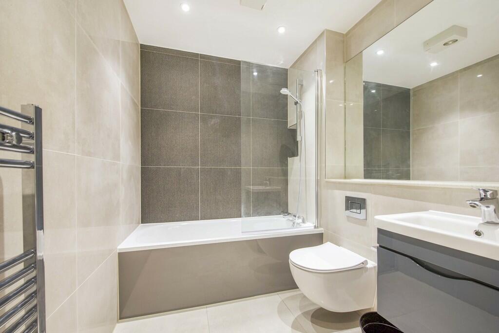 Apartment in London, Ickenham - View 3