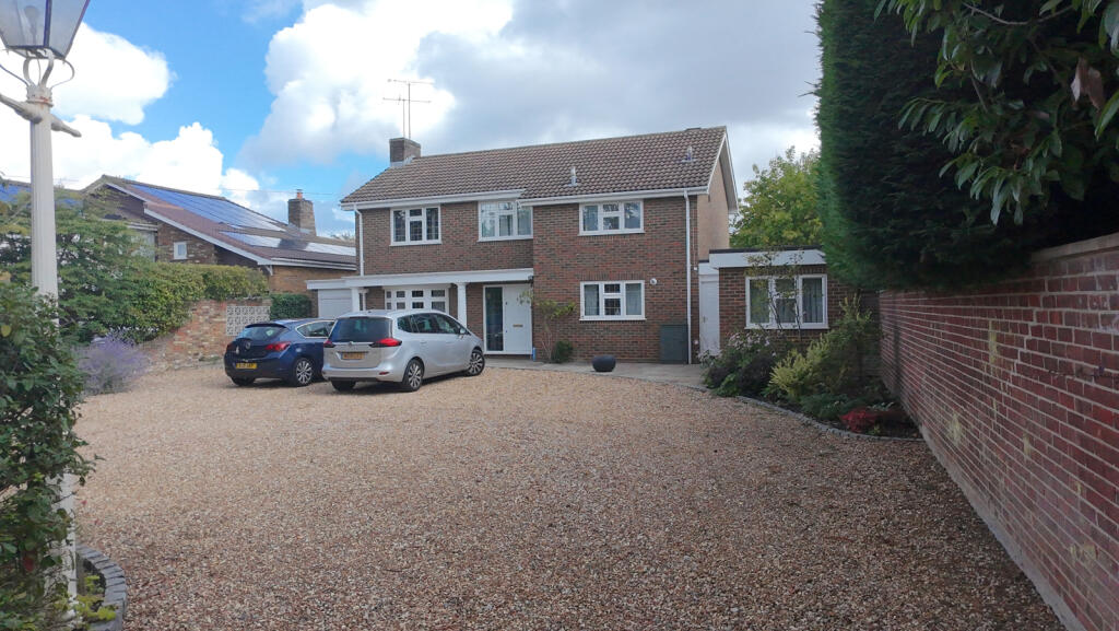 Main image of property: Woodley, RG5