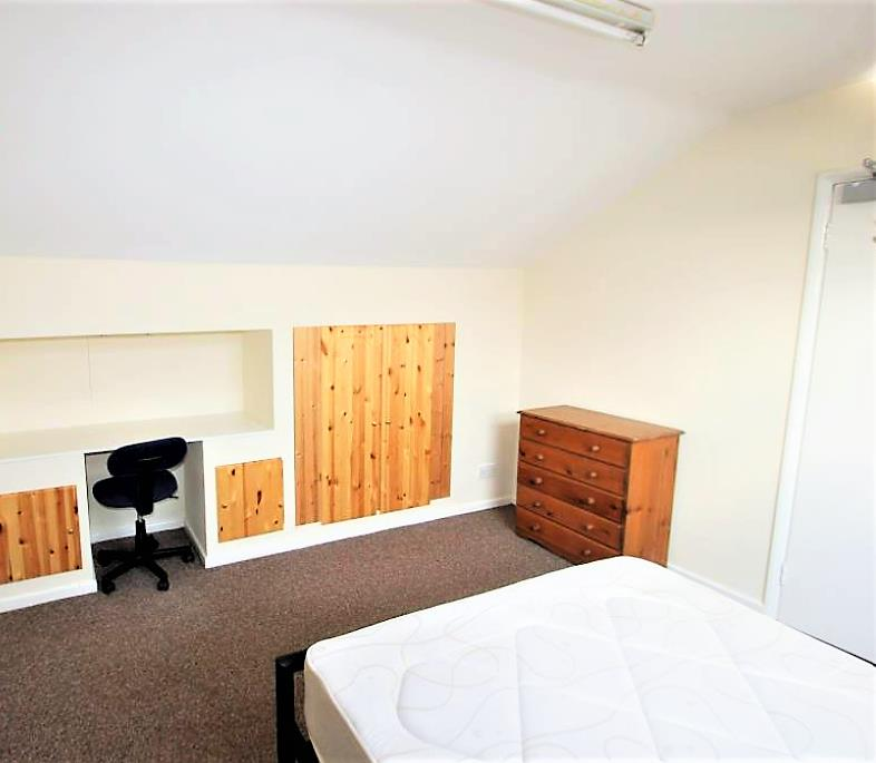 4 bedroom flat for rent