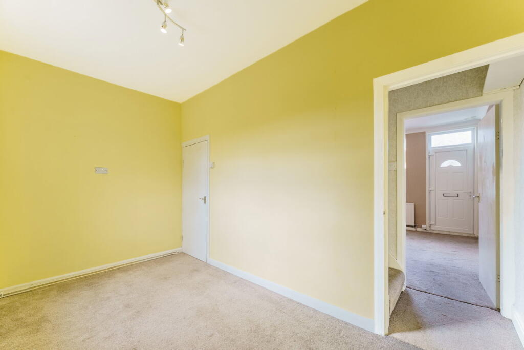 House in Wakefield - View 5