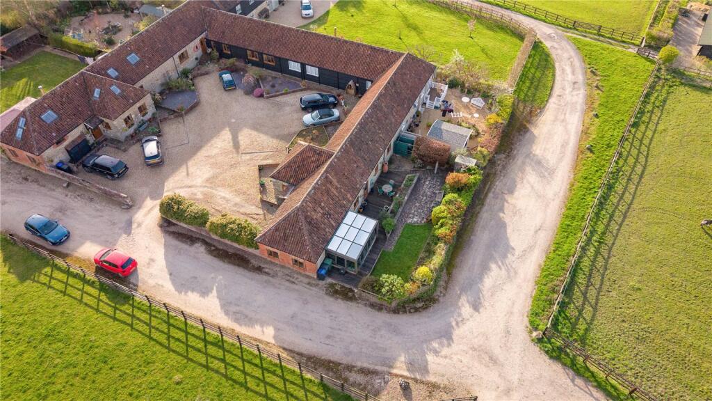 Additional image 13 of Courtyard Barns, Brook Hall Farm
