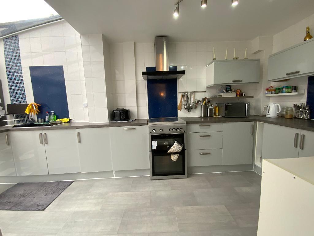 House in London - View 2