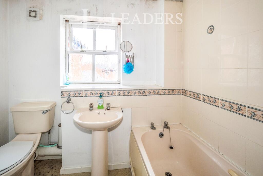 Apartment in Coventry - More