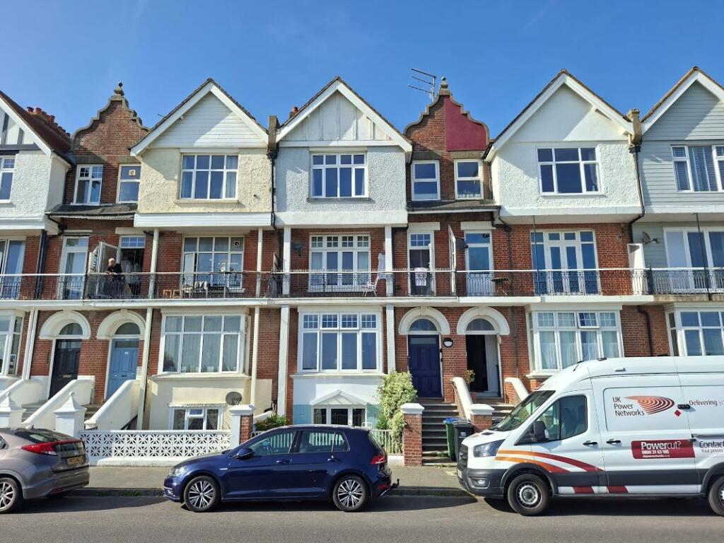 Main image of property: Flat 2, 61 South Terrace, Littlehampton, West Sussex, BN17 5LG