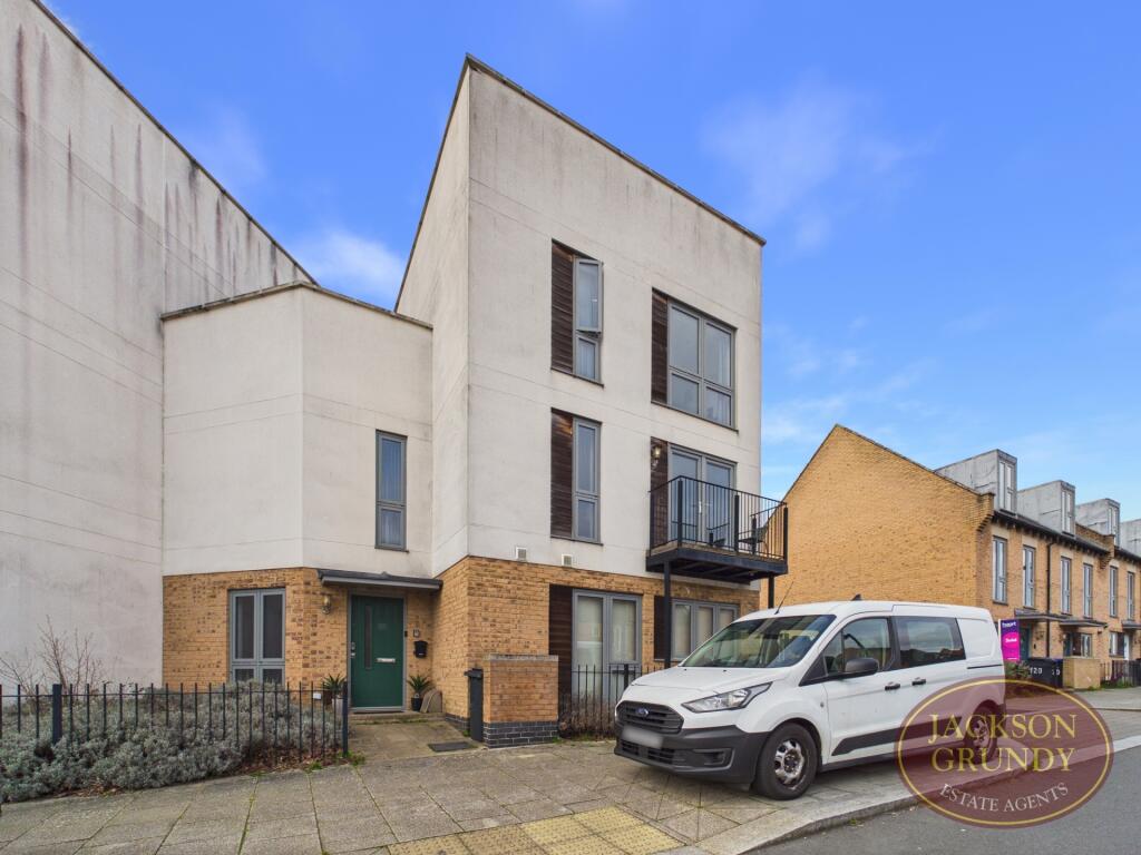 Main image of property: Knot Tiers Drive, Upton, NN5 4AY