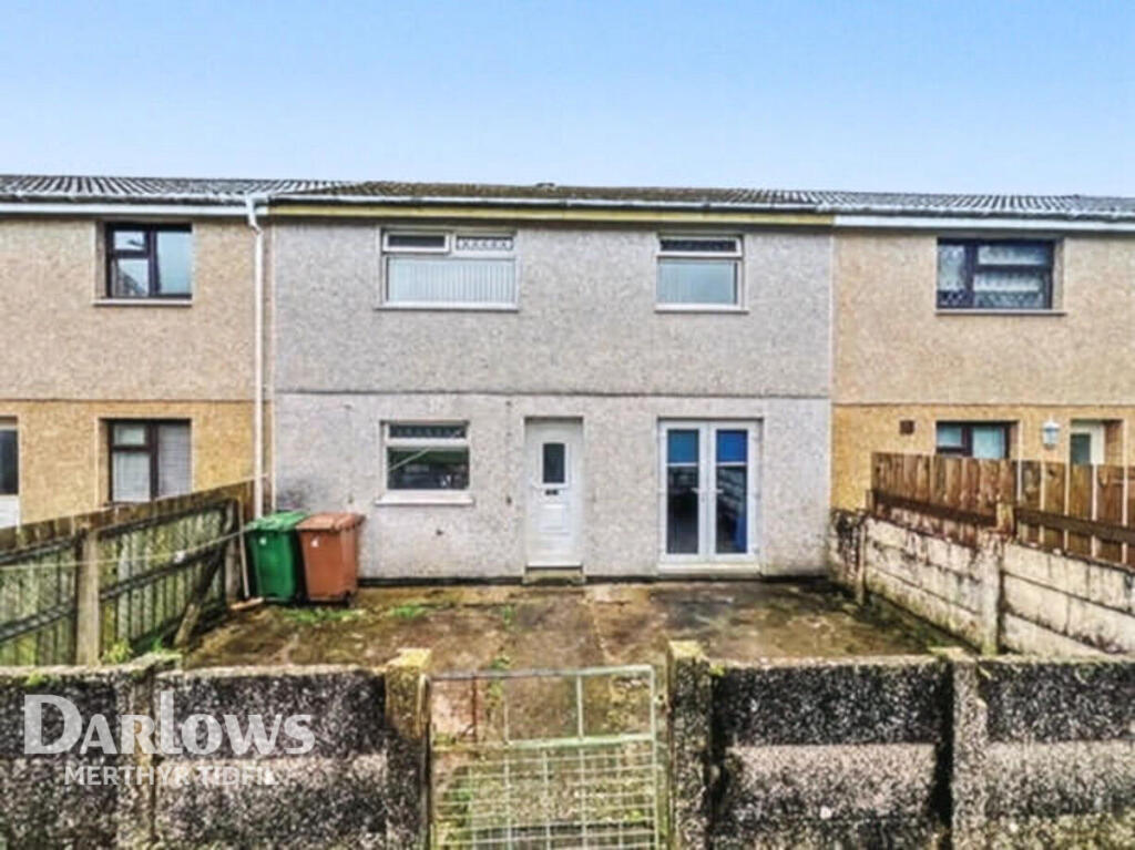 3-bed terraced on Brynglas, Bargoed, £120,000