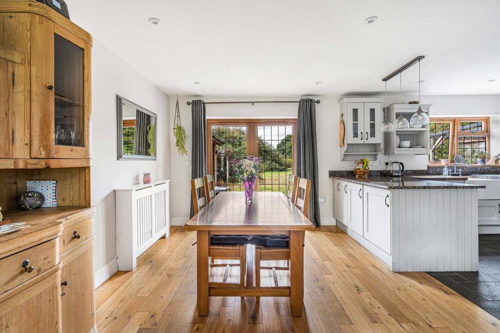 House in East Hampshire, Hawthorn, Four Marks - View 3