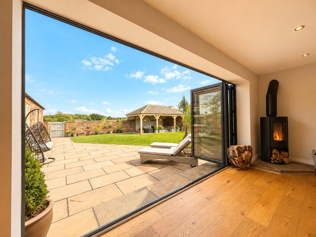 House in Leeds, Whitkirk - View 4