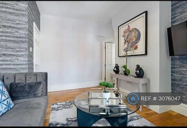 Apartment in Liverpool - View 3