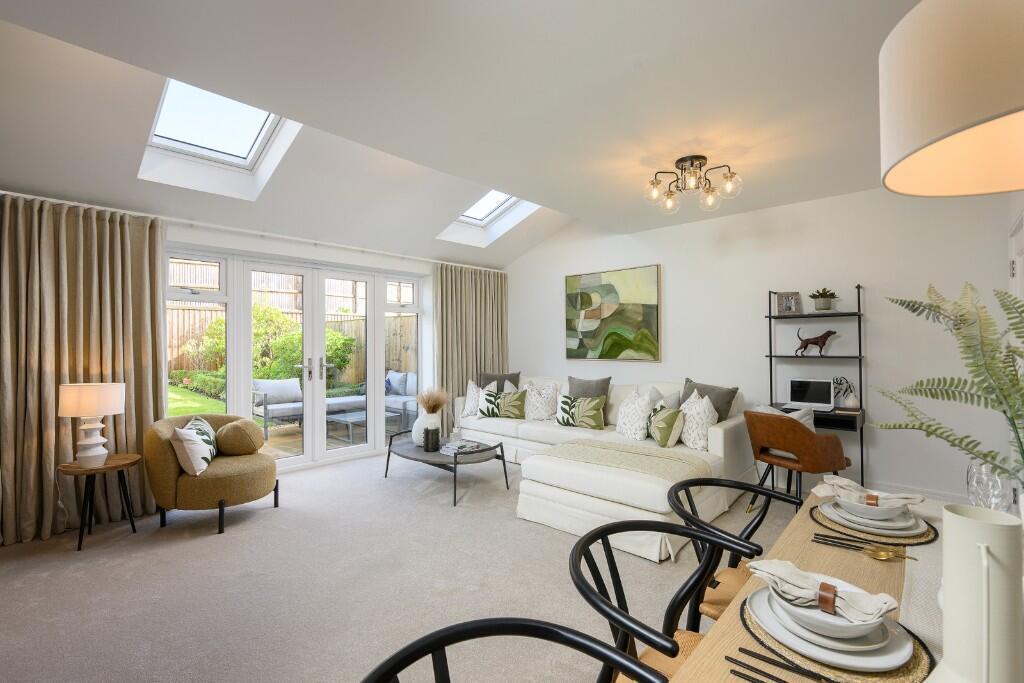 House in Fleet, Edenbrook Village - More