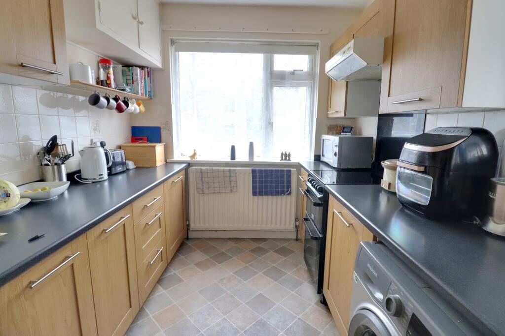 Campbell Crescent, Waterlooville photo 3