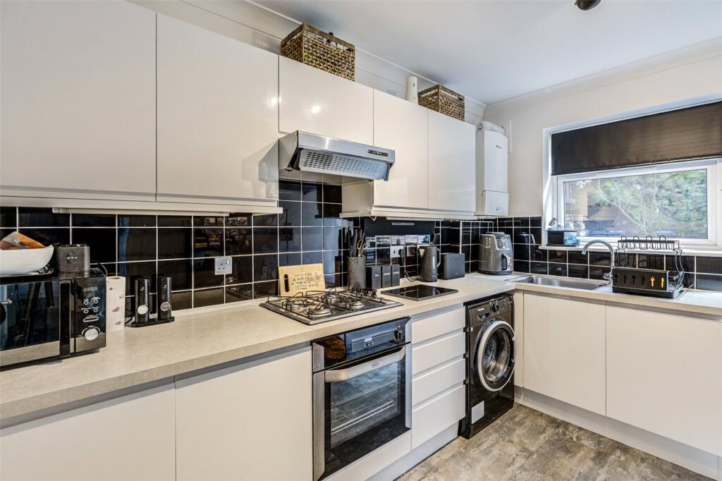 Apartment in Worthing, Durrington - More