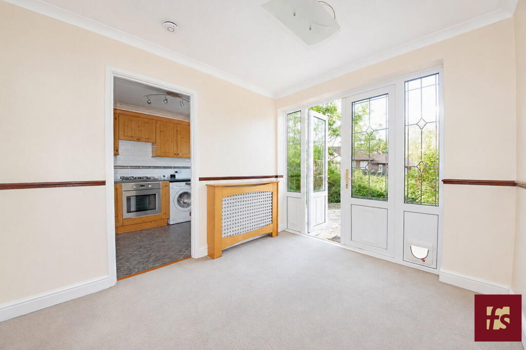 House in Sandhurst, College Town - View 5
