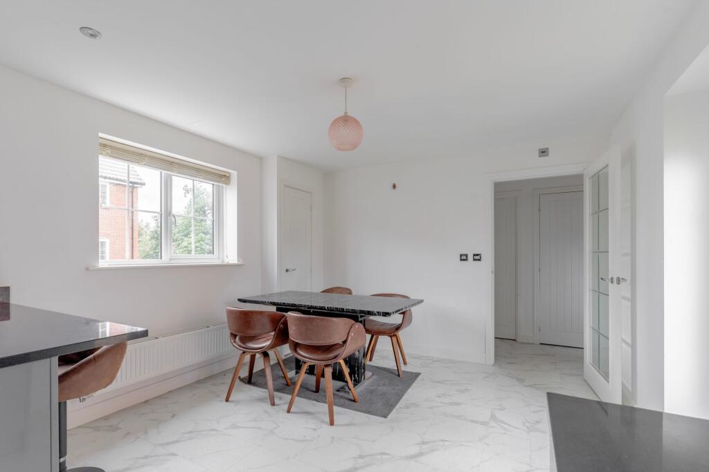 House in South Norfolk, Hampden View, Costessey - View 4