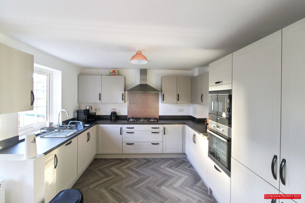 Atta Gardens, Westham, Pevensey, BN24 5NZ photo 4