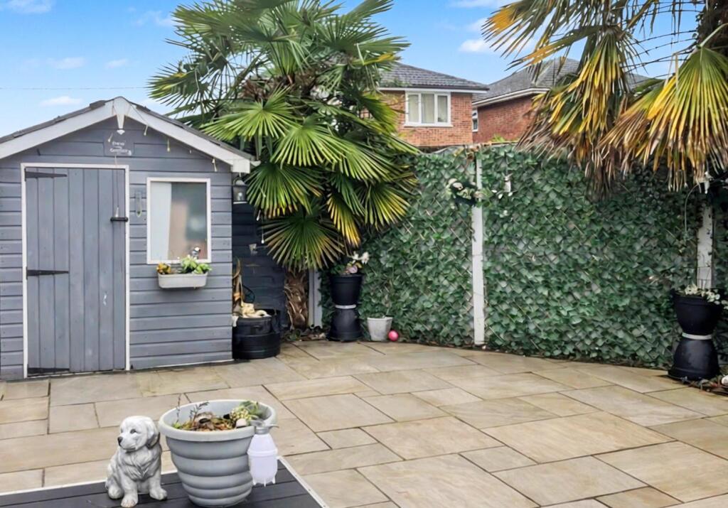 House in Castle Point, Canvey Island - View 5