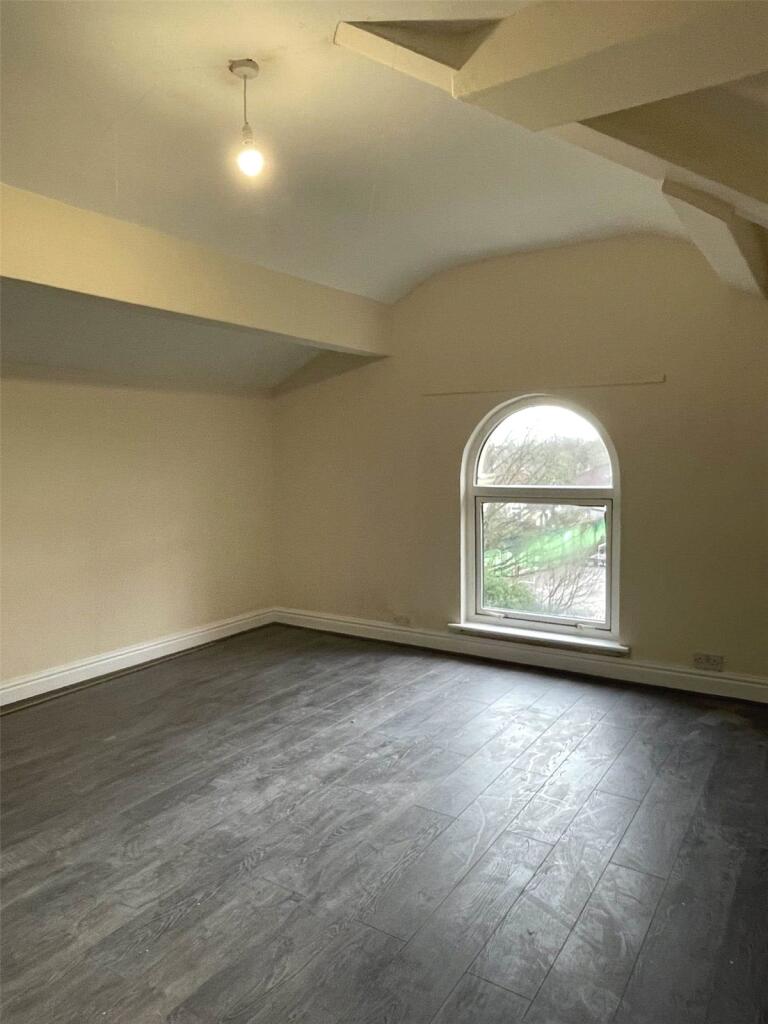 1-bed flat on South Drive, Liverpool, Merseyside, L15, £40,000