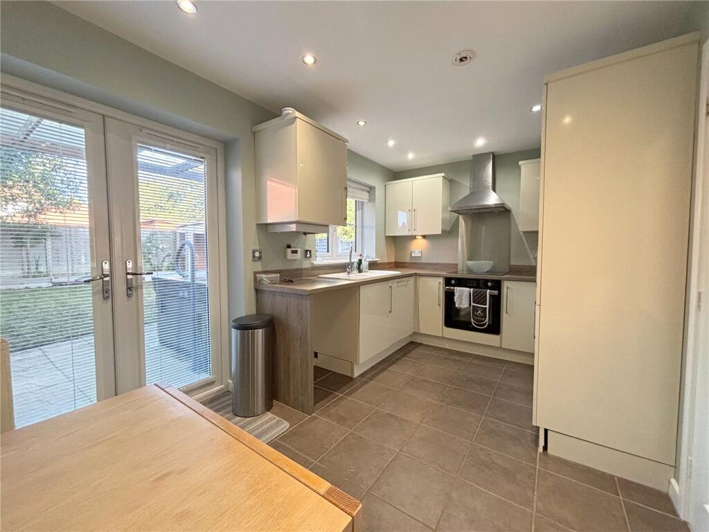 Finch Drive, Sleaford, Lincolnshire, NG34 photo 2