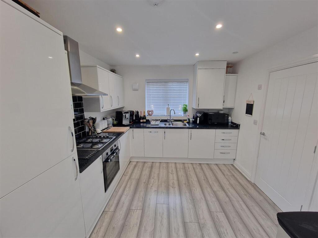 House in Bretton, Saltney Ferry, Saltney - View 4