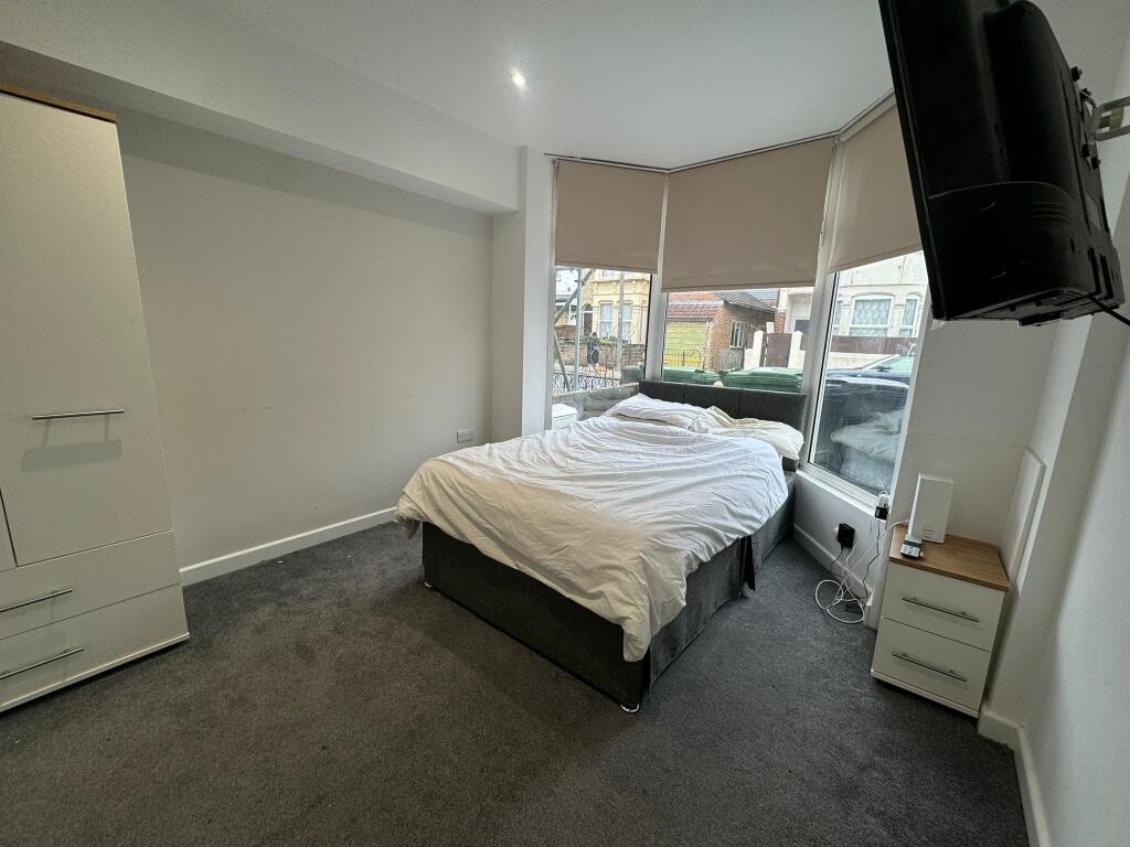 Main image of property: 138 Queens Road, PO2