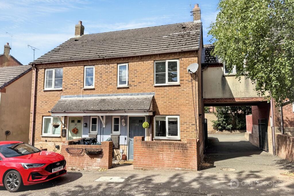 House in Nuneaton and Bedworth, Camp Hill
