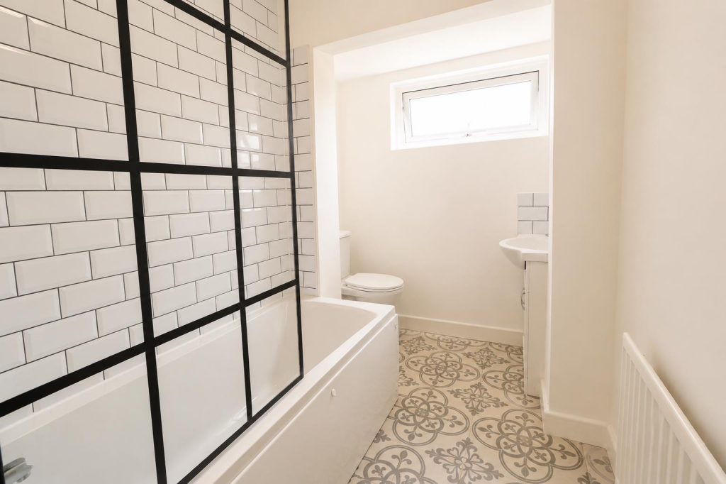 House in Coventry, Green Lane, Cheylesmore - More