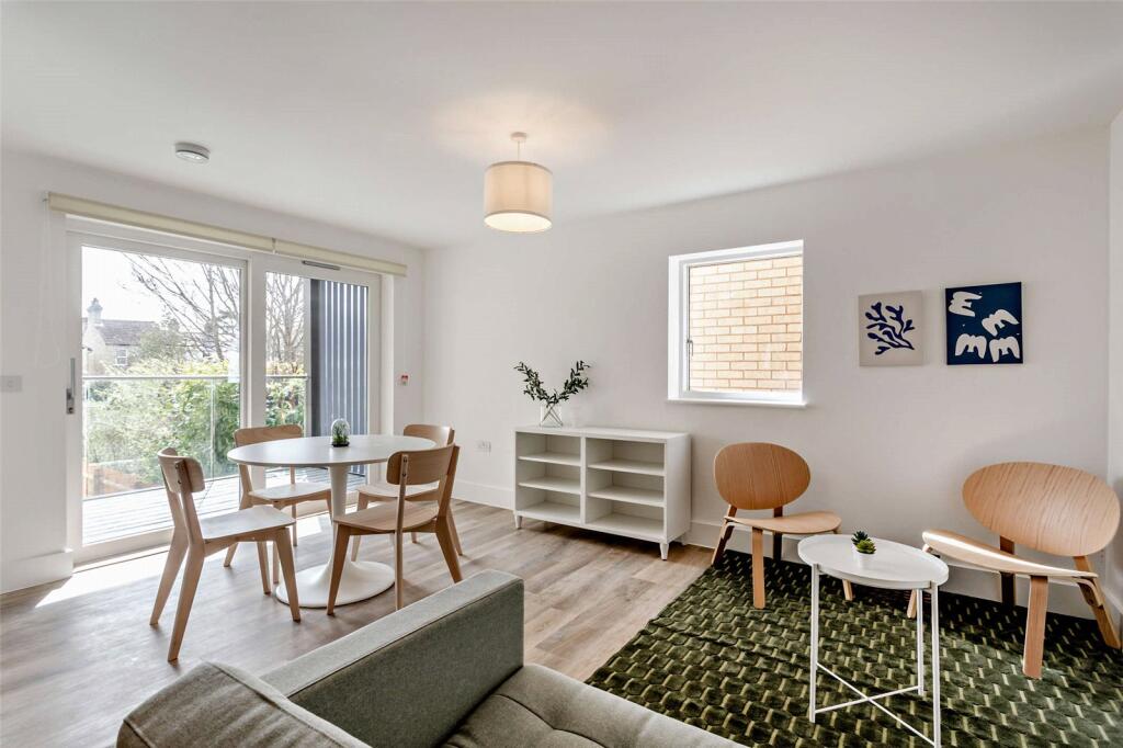 Apartment in Cambridge, Eddington - View 4