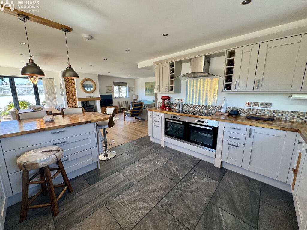 Trearddur Road, Trearddur Bay, Anglesey, LL65 photo 2