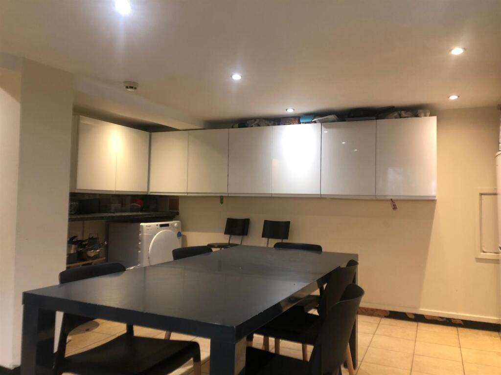 House in Leeds - View 5