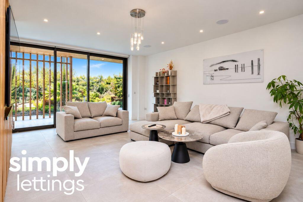 House in Redhill - View 4