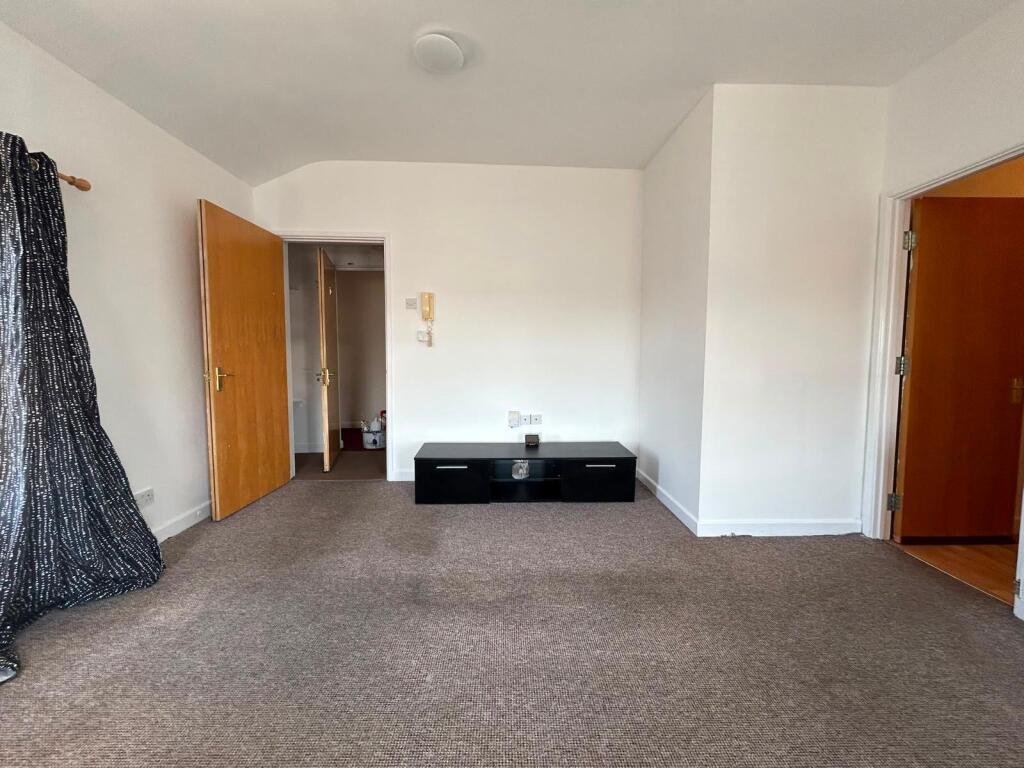 Apartment in Portsmouth - View 2