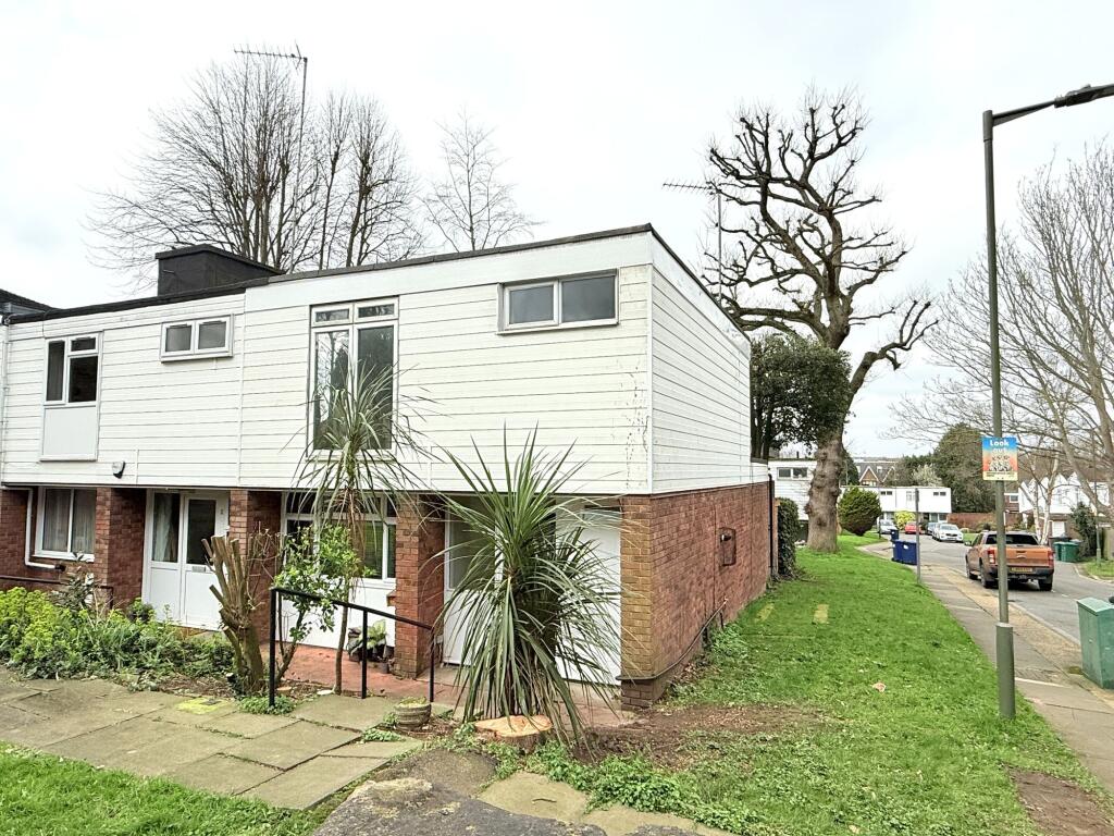 Main image of property: Green Bank, London, N12