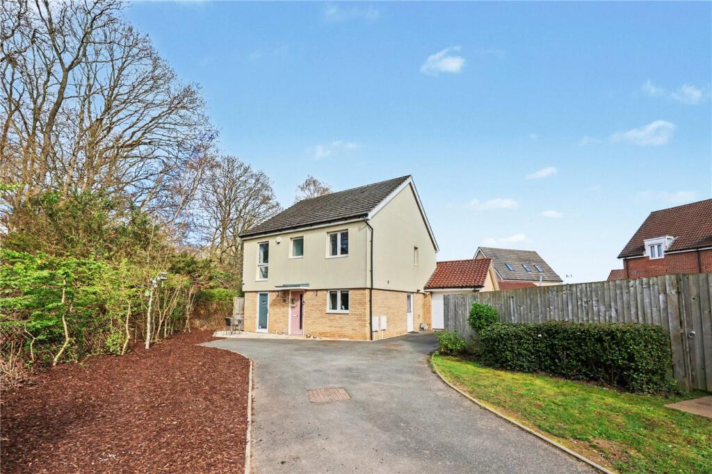 4-bed detached on Peacock Grove, Costessey, Norwich, Norfolk, NR8, £350,000